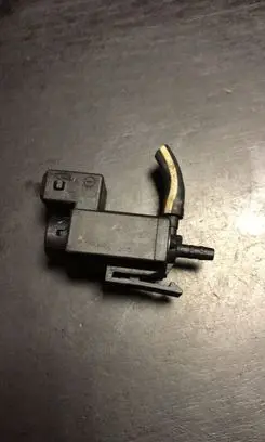 BMW 5 E60 E61 Vacuum valve 1742712