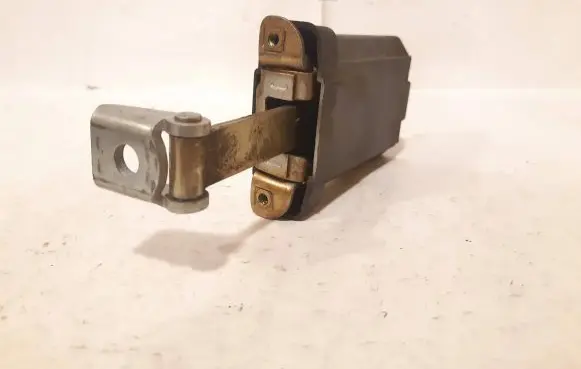 Mercedes-Benz E W210 Front door check strap stopper