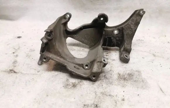 Citroen Berlingo Engine mounting bracket 9678325480
