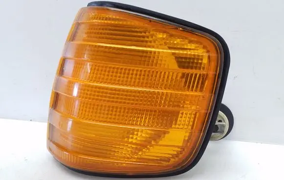 Mercedes-Benz E W124 Front indicator light 1305233061