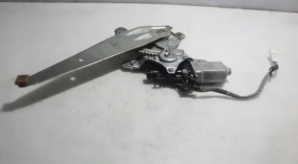 Lexus IS 200-300 Rear window lifting mechanism without motor
