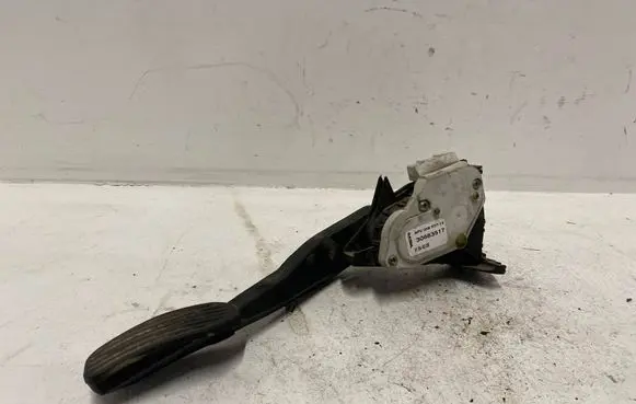 Volvo XC70 Accelerator throttle pedal 30683517 6PV00853714