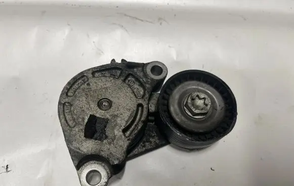 BMW X1 F48 F49 Generator/alternator belt tensioner 65774
