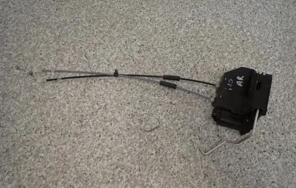 Hyundai i10 Rear door lock