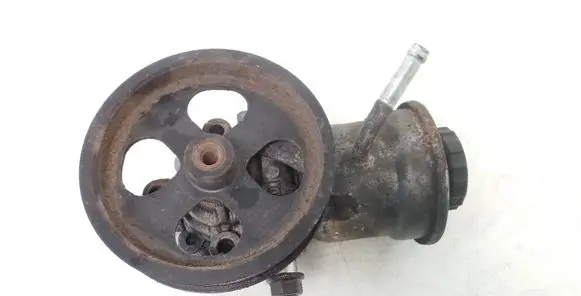 Toyota Avensis T250 Power steering pump