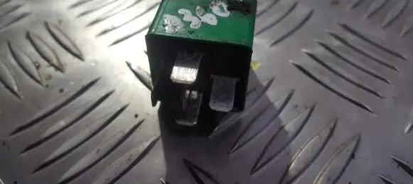 Ford Mondeo MK II Other relay 93BG13A025A1B