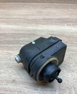 Peugeot 307 Headlight level adjustment motor 