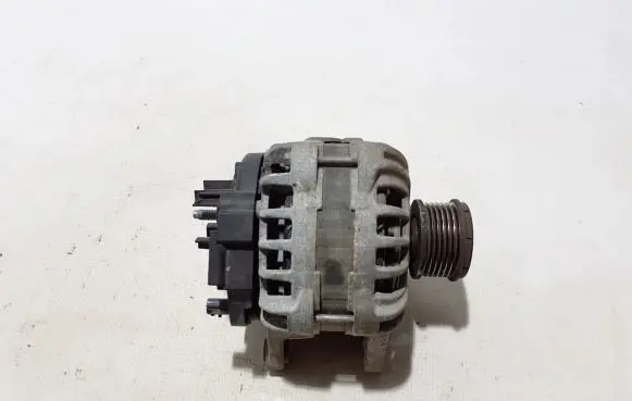 Dacia Dokker Generator/alternator 231005933R