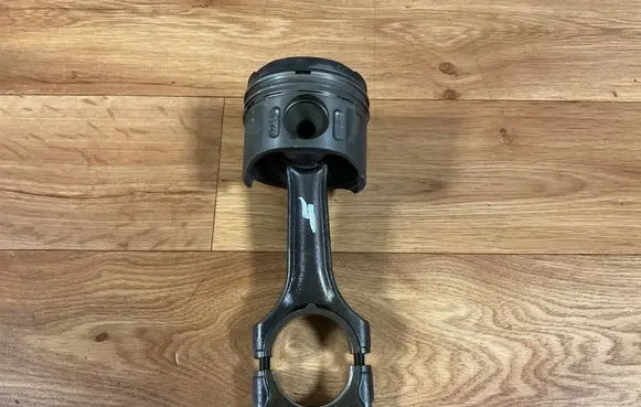 Mercedes-Benz ML W163 Piston with connecting rod R58854