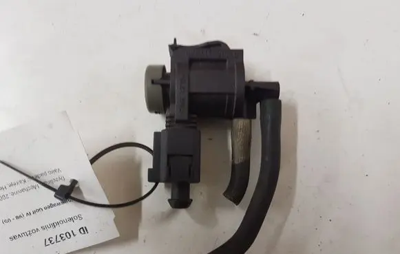 Volkswagen Golf IV Turbo solenoid valve 1J0906283C