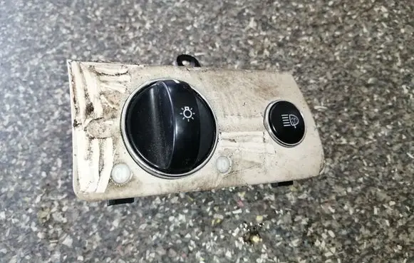 Mercedes-Benz E W211 Light switch 2115450104