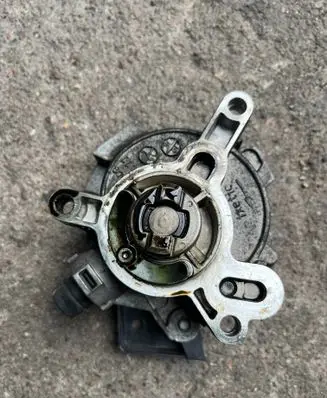 Volvo V60 Vacuum pump 31316688
