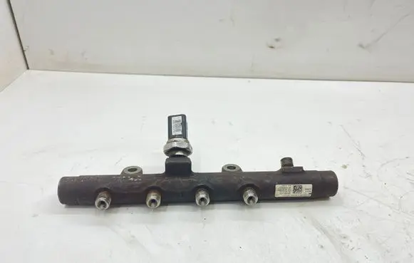 Nissan Qashqai Fuel main line pipe