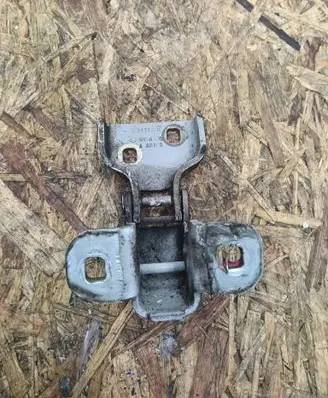 Opel Vivaro Front door upper hinge 311772H GM66380