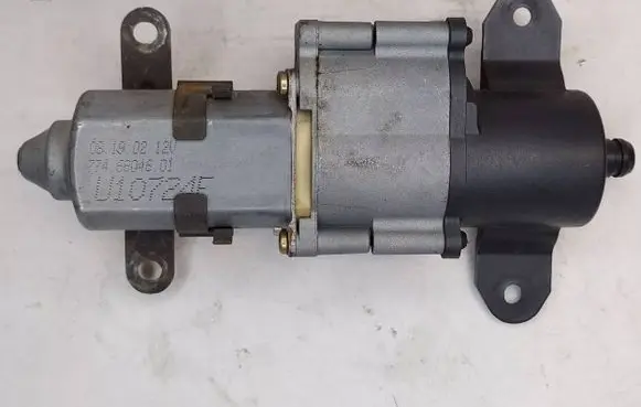 Chrysler Grand Voyager IV Sliding door motor 7746804601