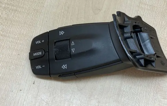Multifunctional control switch/knob