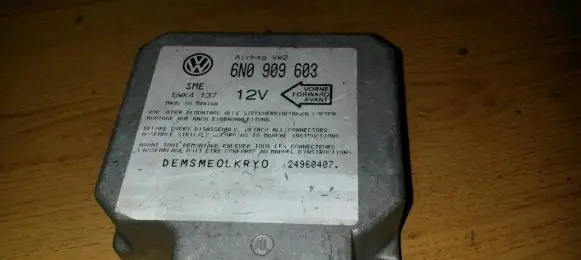 Volkswagen Polo III 6N 6N2 6NF Airbag control unit/module 6N0909603 5WK4137
