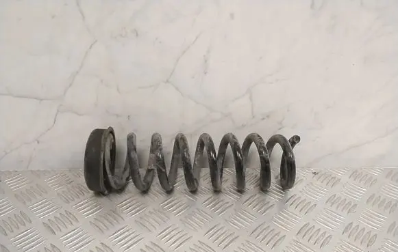 BMW M4 F82 F83 Rear coil spring 6764419