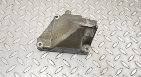 Mercedes-Benz E W211 Engine mounting bracket A2722231604
