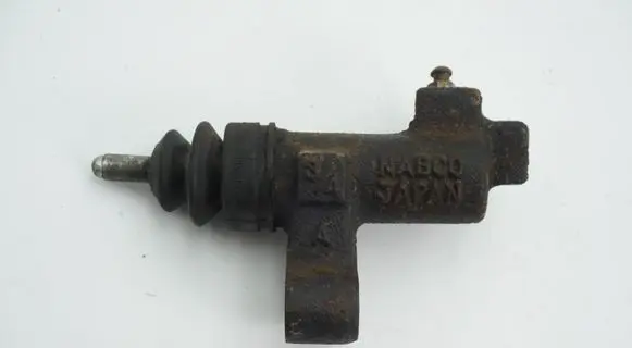 Nissan Primera Clutch slave cylinder 
