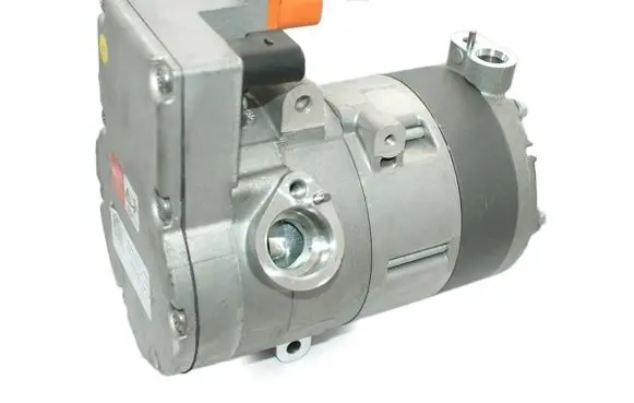 Volkswagen Golf VII Air conditioning (A/C) compressor (pump) 12E820803E 12E820803D