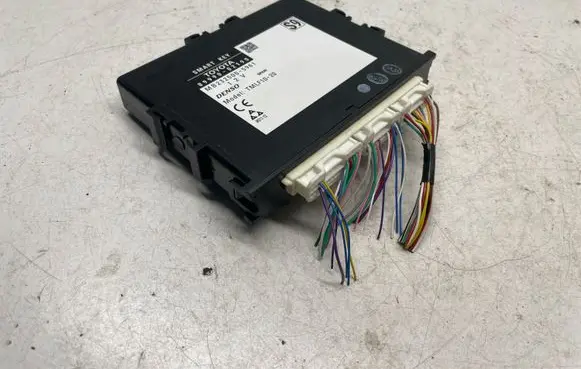 Toyota Auris E180 Keyless (KESSY) go control unit/module 8999002190