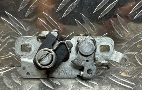 Peugeot 408 P54 Engine bonnet/hood lock/catch 9822727580