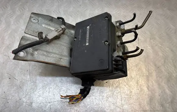 Volvo XC90 ABS Pump P30793444