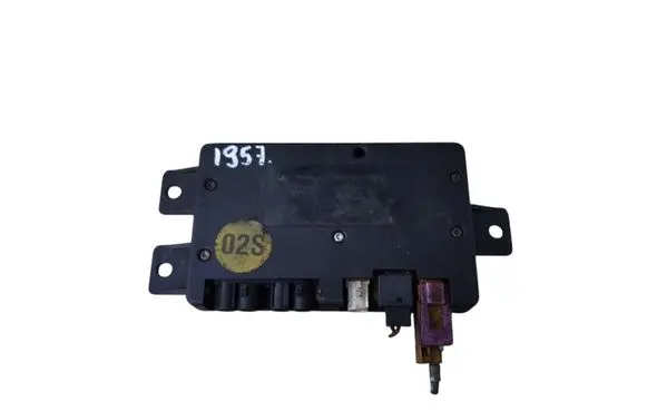 Audi A6 S6 C6 4F Aerial antenna amplifier 