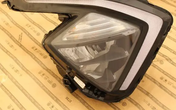 KIA Sportage Headlight/headlamp 92102R2000