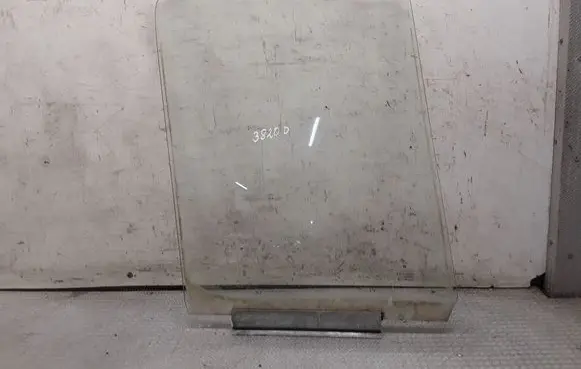 Volkswagen II LT Front door window glass four-door