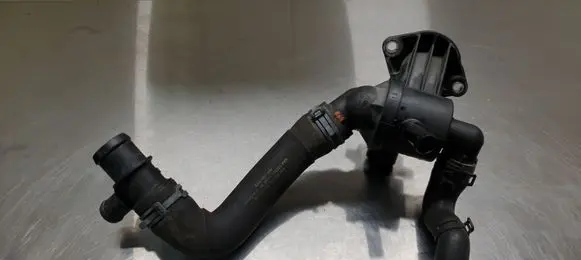 Volkswagen Golf VI Thermostat 03L121111S