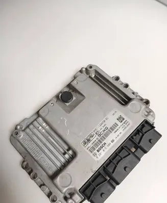Ford Focus Engine control unit/module 9M5112A650BG 0281015608