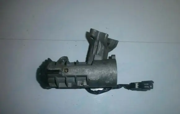 Toyota Avensis T220 Ignition lock contact 45020052
