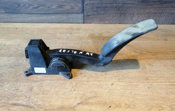 SsangYong Rexton Accelerator throttle pedal