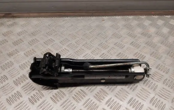 Volkswagen PASSAT CC Lift Jack 3AA011031B