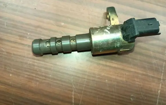 Renault Laguna II Camshaft vanos timing valve 108674