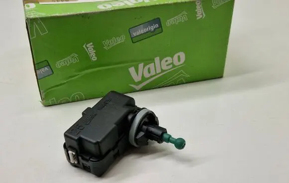 Volkswagen Golf V Headlight level adjustment motor 1J0941295B