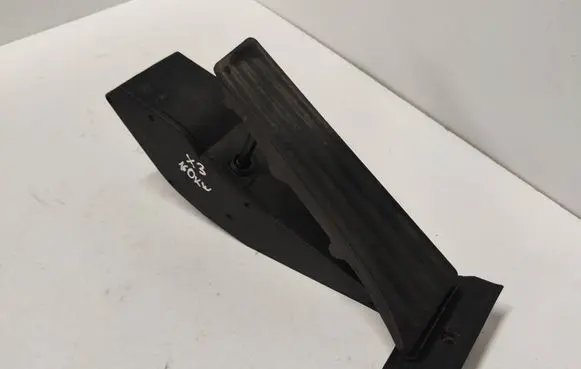 BMW X3 E83 Accelerator throttle pedal 6766930