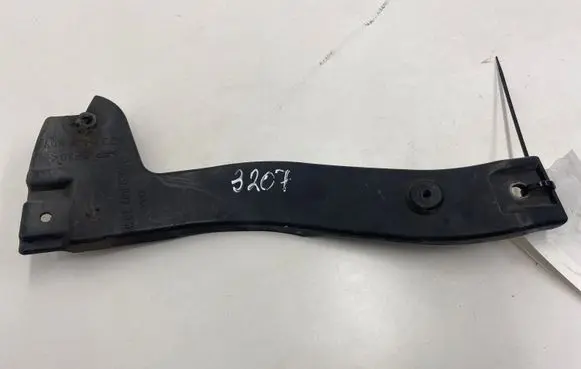 Audi A4 S4 B7 8E 8H Front bumper mounting bracket 8E0807204B