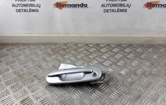 Honda CR-V Front door exterior handle