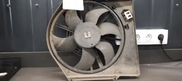 Renault Clio I Electric radiator cooling fan 7700836311