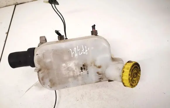 Chrysler Voyager Brake fluid reservoir 