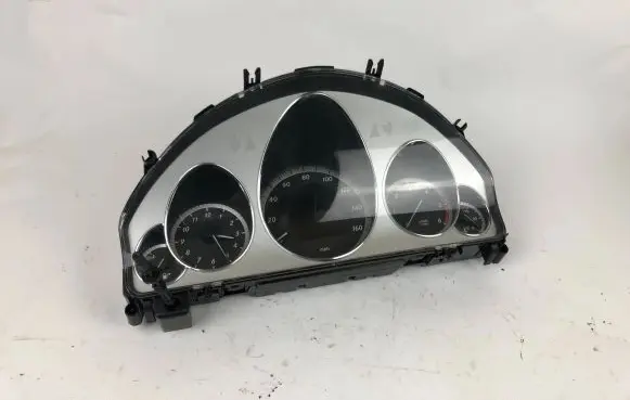 Mercedes-Benz E W212 Speedometer (instrument cluster) A2125401548 A2C53376542 A2129005104