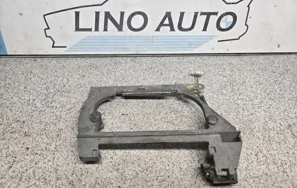 BMW 7 E38 Rear door exterior handle/bracket 51228245346