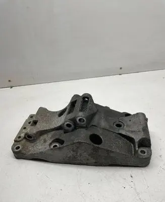 BMW 3 F30 F35 F31 Generator/alternator bracket 7619250 18095810 761925004