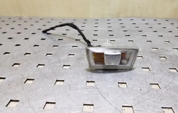 Opel Astra H Front fender indicator light 13252455 13252456