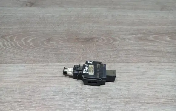 Volvo V70 Brake pedal sensor switch 8622064
