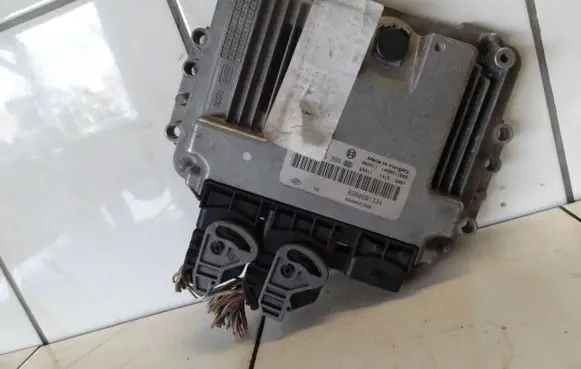Renault Scenic II - Grand scenic II Engine control unit/module 8200601334