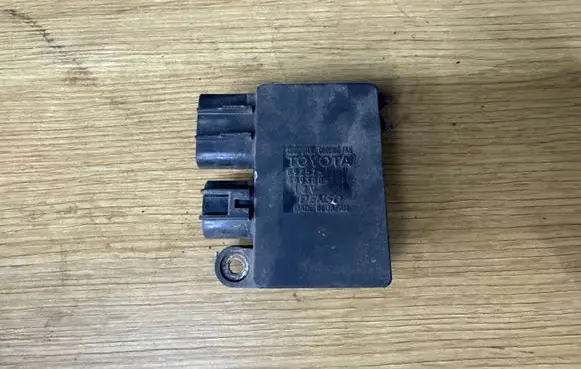 Toyota Auris 150 Coolant fan relay 8925712010